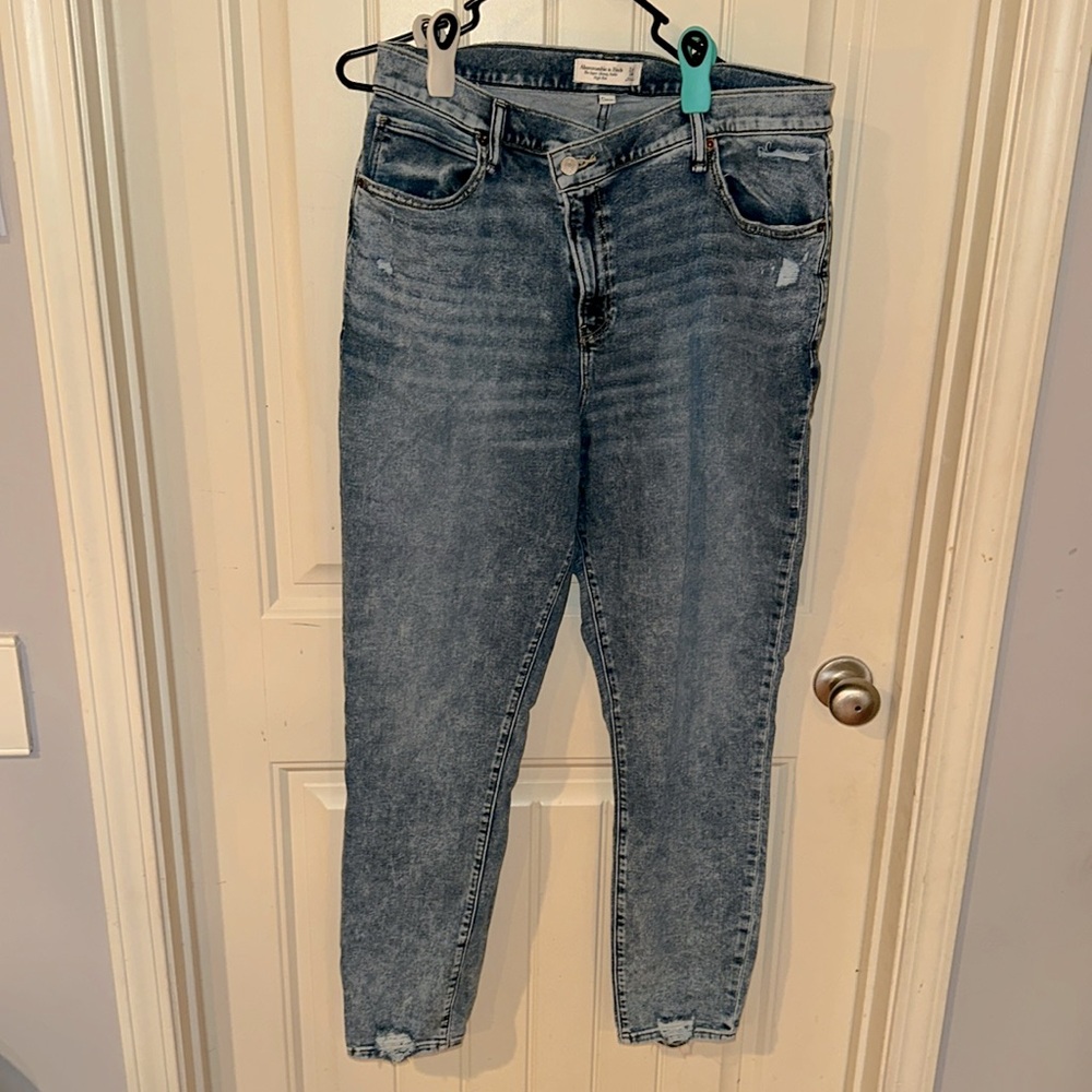 Abercrombie & Fitch Curve Skinny Ankle High Rise
